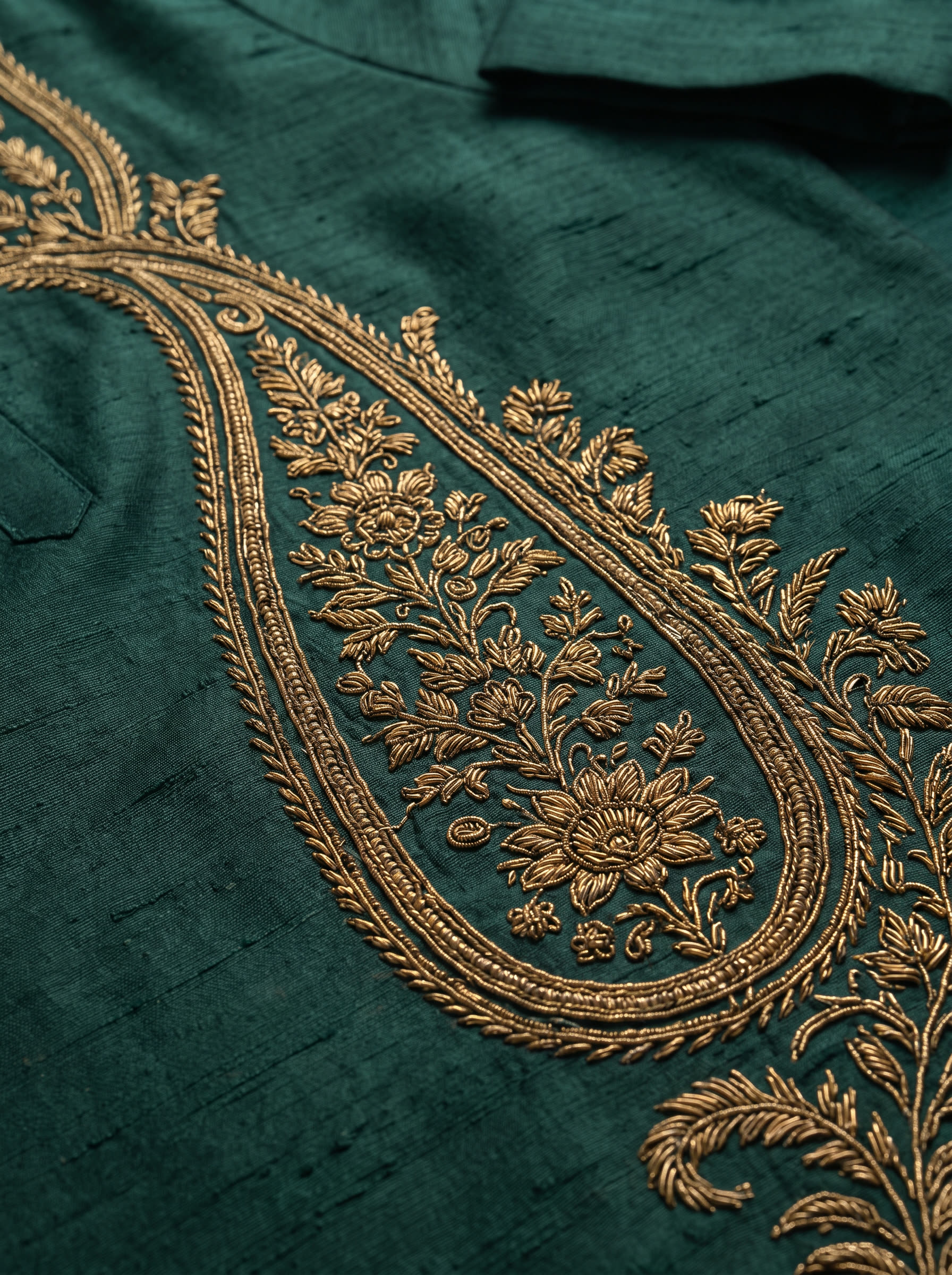 Ambi karigari macro — detail of the handwork