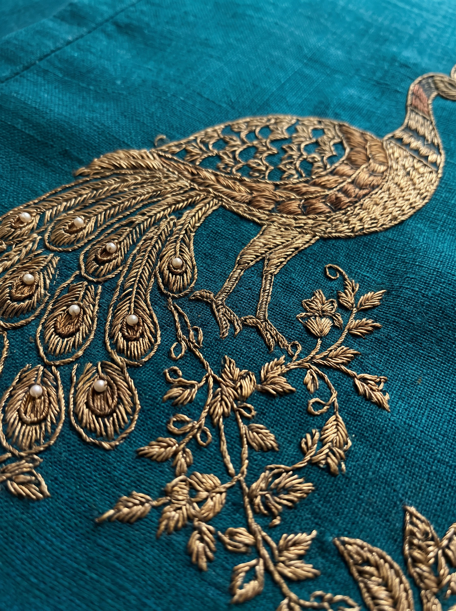 Morni karigari macro — detail of the handwork